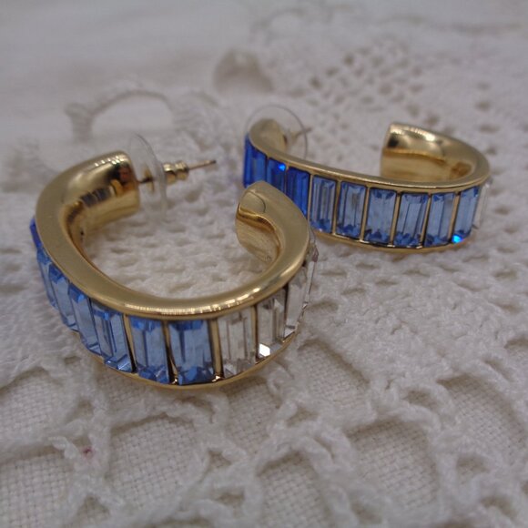 ST. JOHN Blue Baguette OMBRE CRYSTAL Hoop Pierced EARRINGS - Picture 3 of 9